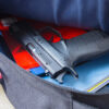 Skrytá zbraň v batohu, vyhrožování střelbou ve škole.