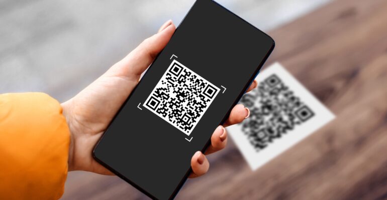 Incident ve škole na Semilsku: Výhrůžka střelbou přes QR kódy